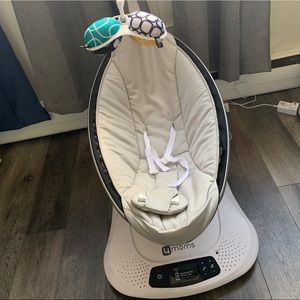4moms swing with 5 motions& Bluetooth